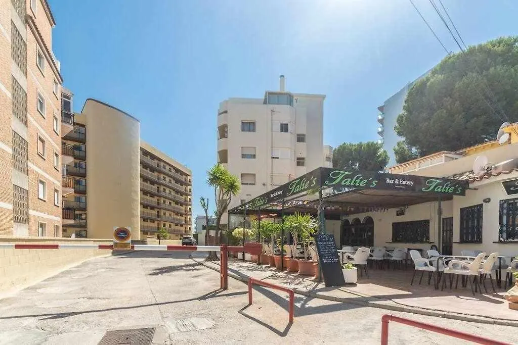 Santa Marta Al Lado De Los Servicios Y De La Playa Бенальмадена 0*,